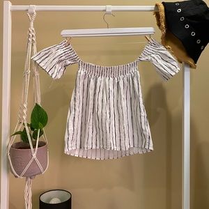 Striped No Shoulder Shirt